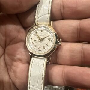 Working Timex Manual Wind 25MM Gold Tone White Leather Ladies Watch Fit 6.5in